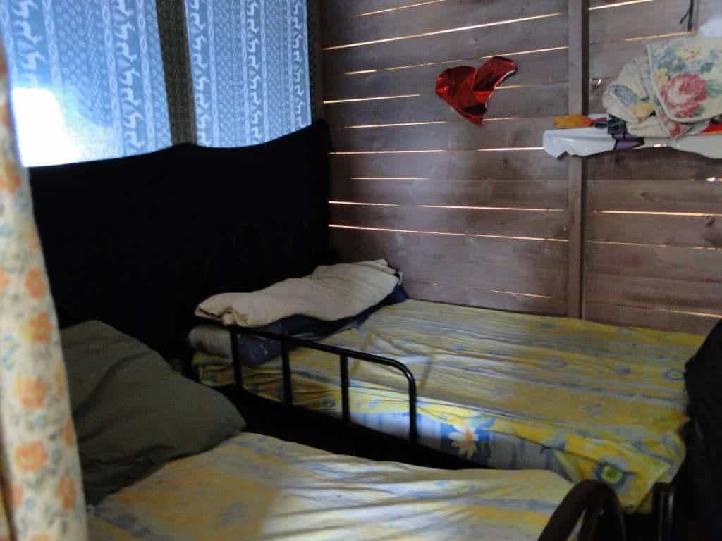 shack bedroom